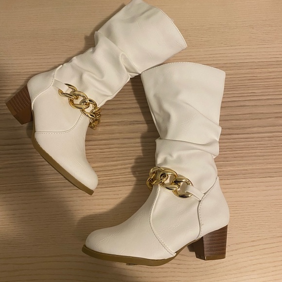 Super trendy boot - Picture 2 of 2